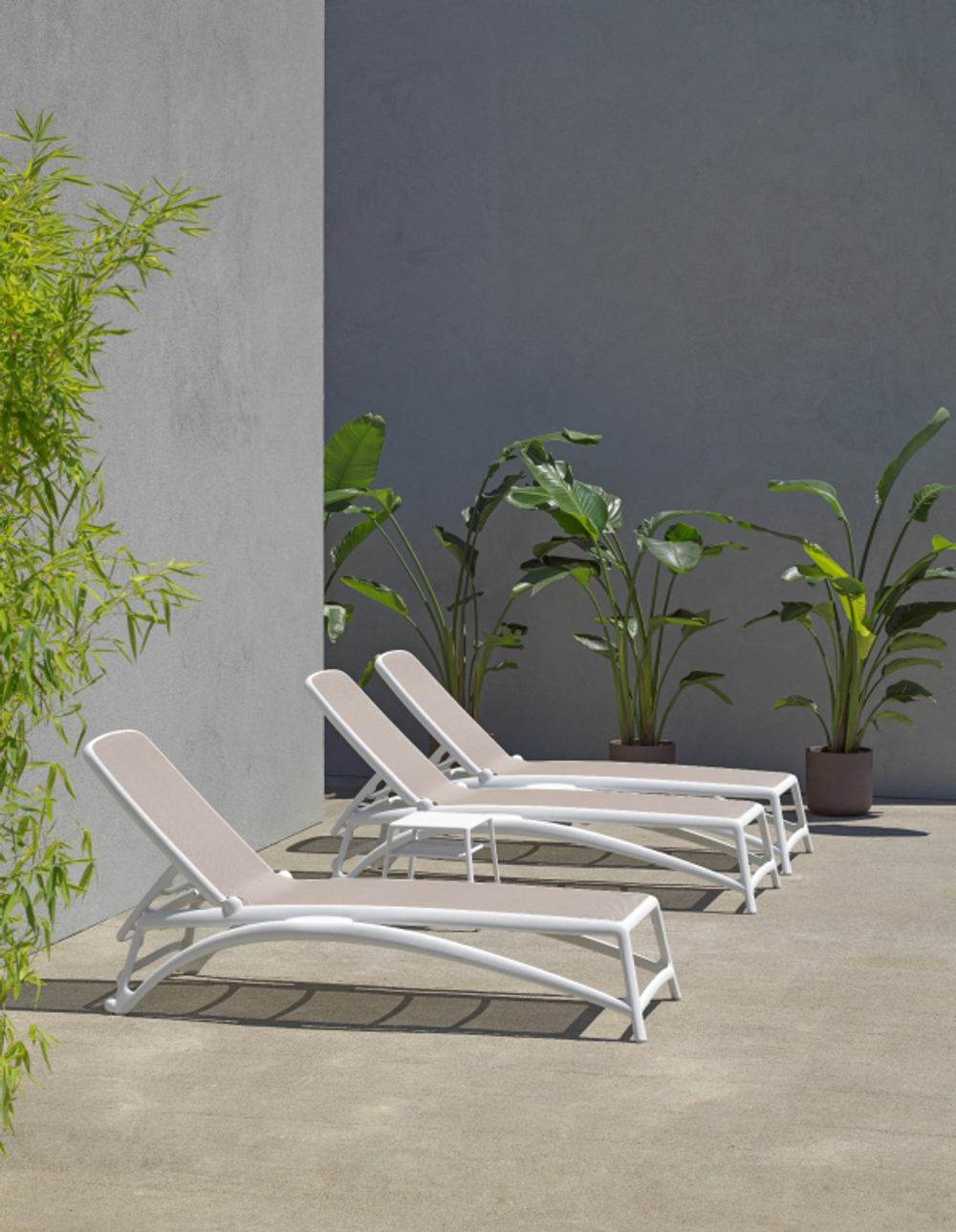 Столик пластиковый для лежака Nardi Pop, белый