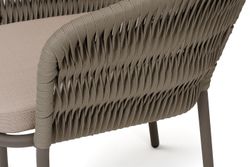 "Бордо" стул плетеный из роупа (колос), каркас алюминий бежево-серый (RAL7006) муар, роуп серо-коричневый 23мм, ткань Mossle бежевая