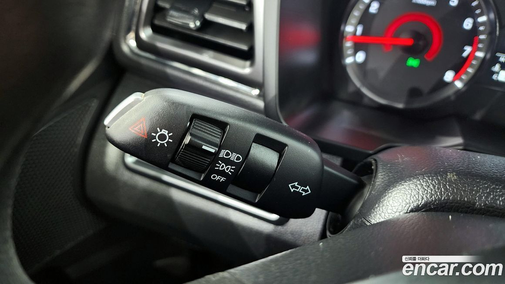 KG Mobility (Ssangyong) Very New Tivoli Бензин 1.5 2WD (12.2020)