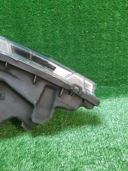 Битая Фара правая Lada Largus 1 (2012-2021) галоген