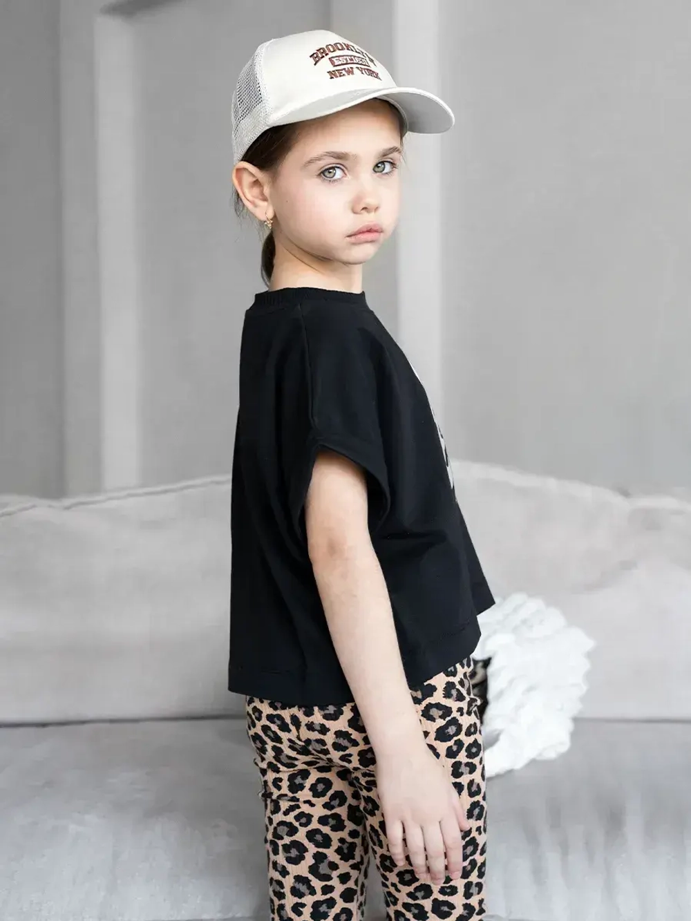 Костюм для девочки осенний футболка и леггинсы