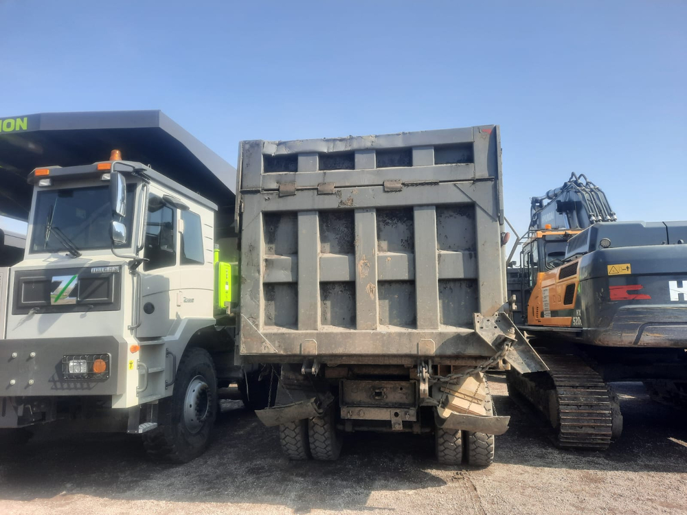 Shacman (Shaanxi) SX* 8x4 Самосвал SX331863366 (Дизельный, 12,5 л, 544 л.с., МТ)