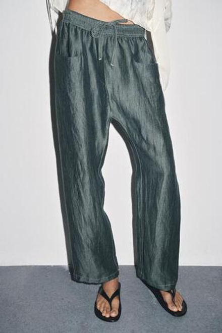 ZARA БРЮКИ ИЗ ЛЬНА С КОНТРАСТНОЙ ОТДЕЛКОЙ, ЗЕЛЕНОВАТО-СИНИЙ