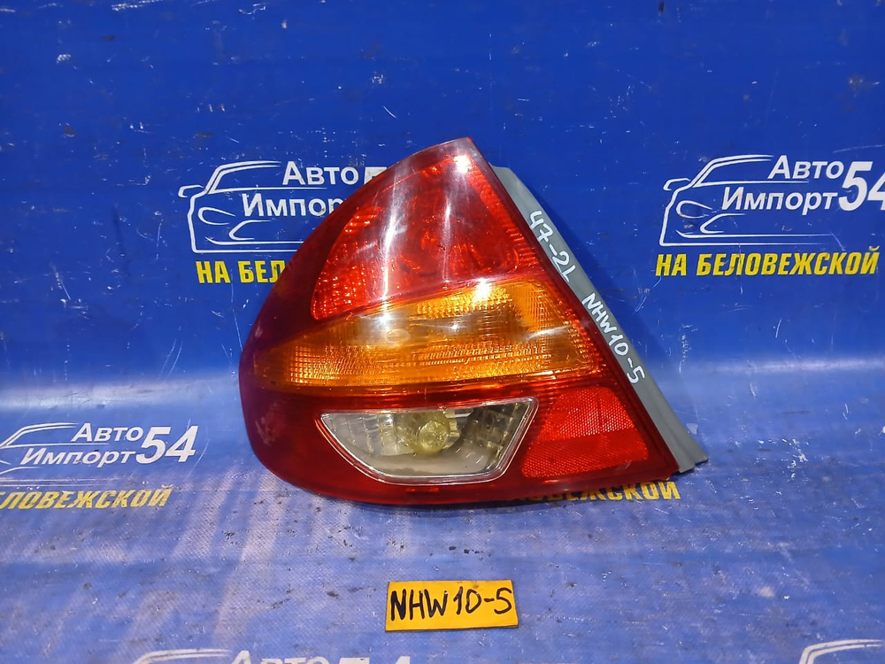 Стоп левый TOYOTA PRIUS 1998