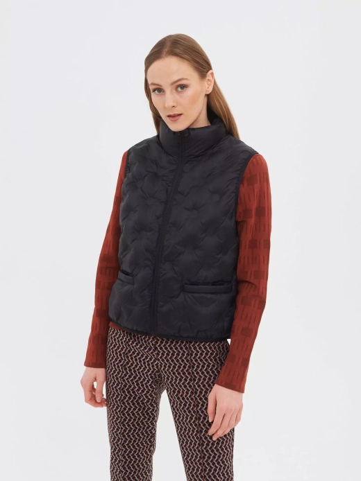 Утепленный стеганый жилет