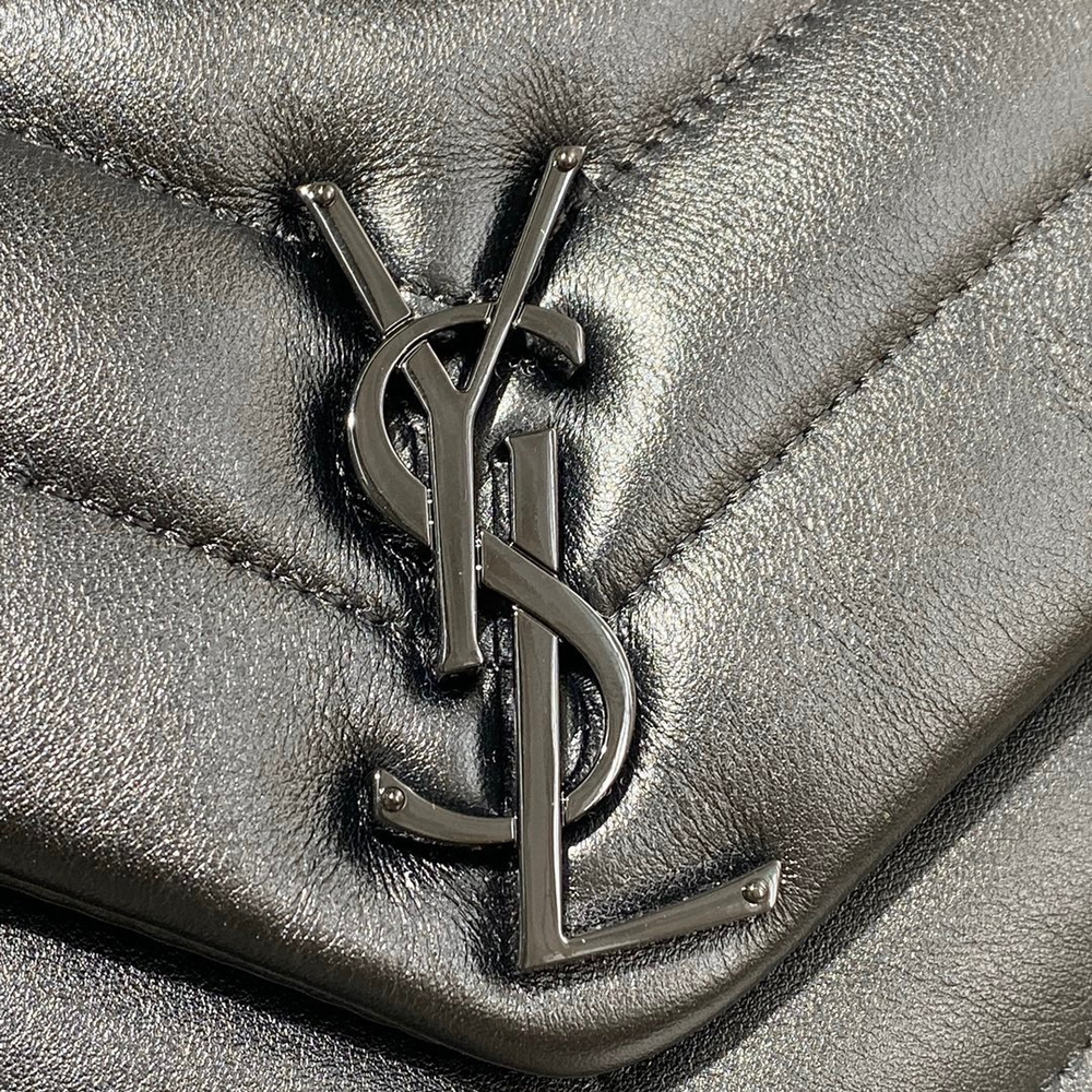 Saint Laurent Loulou 25 cm