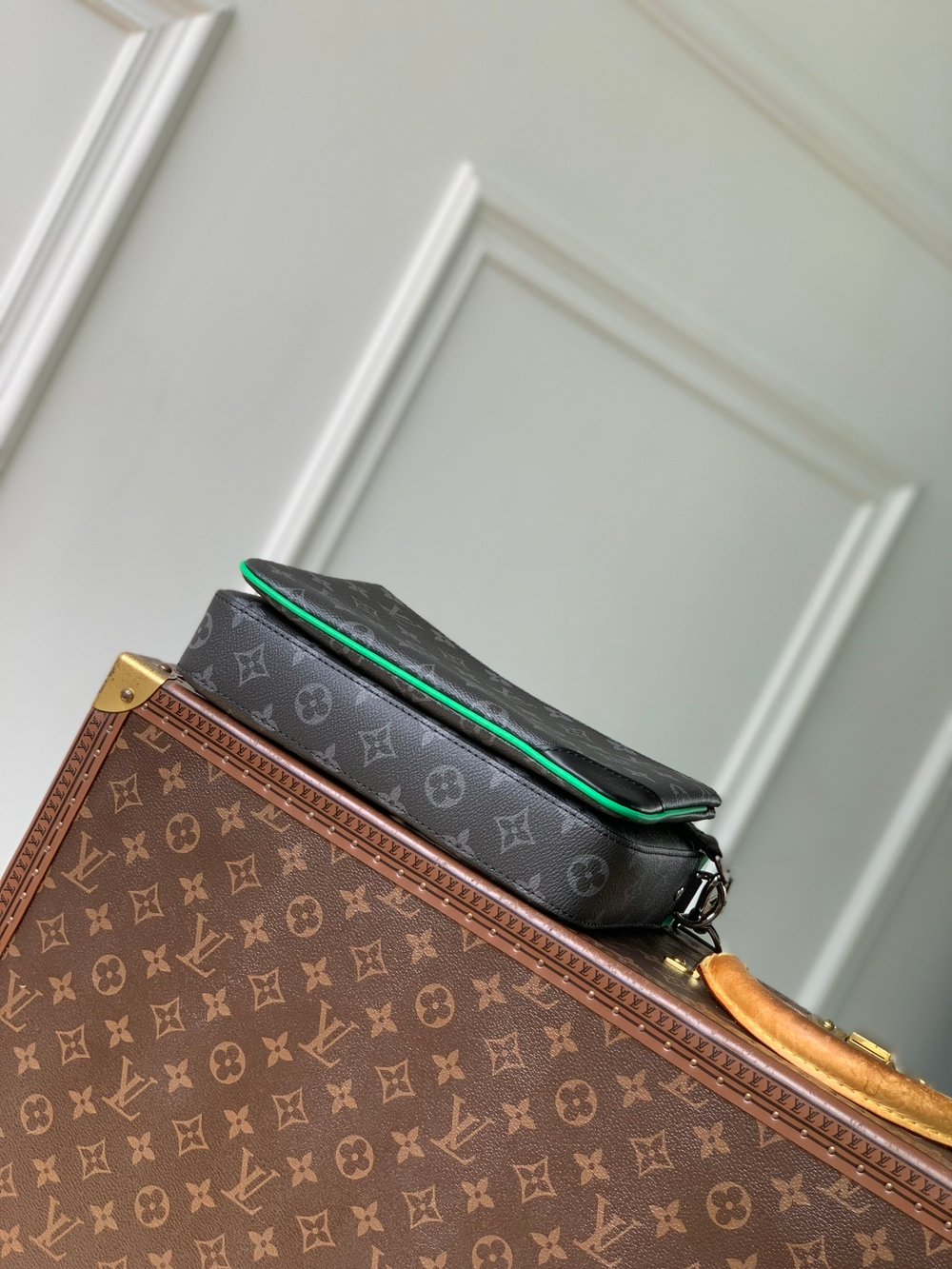 Louis Vuitton Trio Messenger