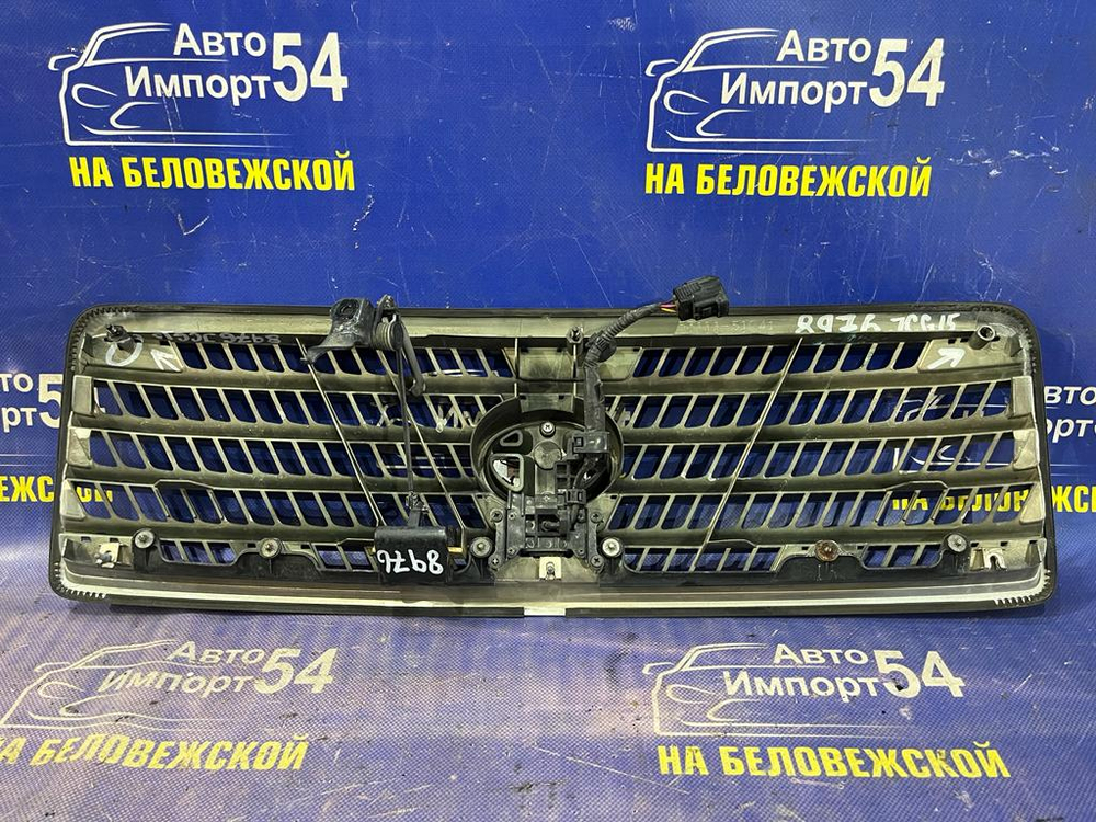 Решетка радиатора TOYOTA PROGRES 2001-2007