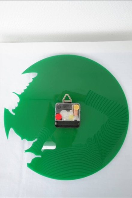 Часы настенные зеленые "бабочки", новые