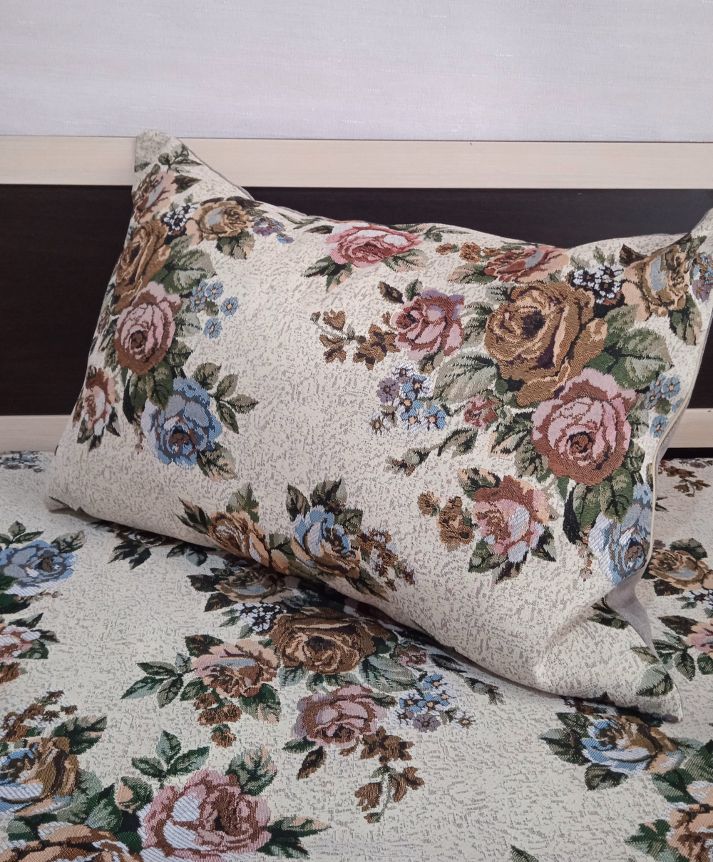 Декоративный гобеленовый чехол для интерьерной подушки Букет 68х47