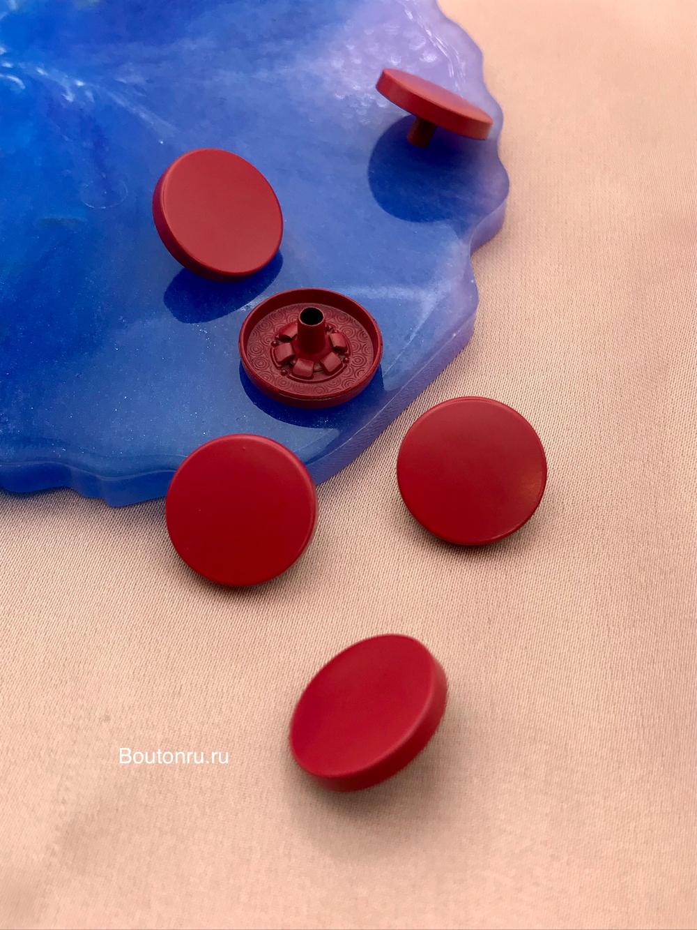 Шляпка под установочные кнопки красная