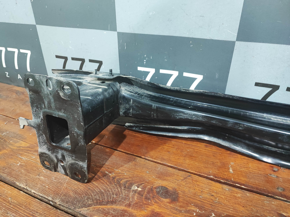 Усилитель заднего бампера Volkswagen Tiguan 2 16-нв Б/У Оригинал 5NA807305A