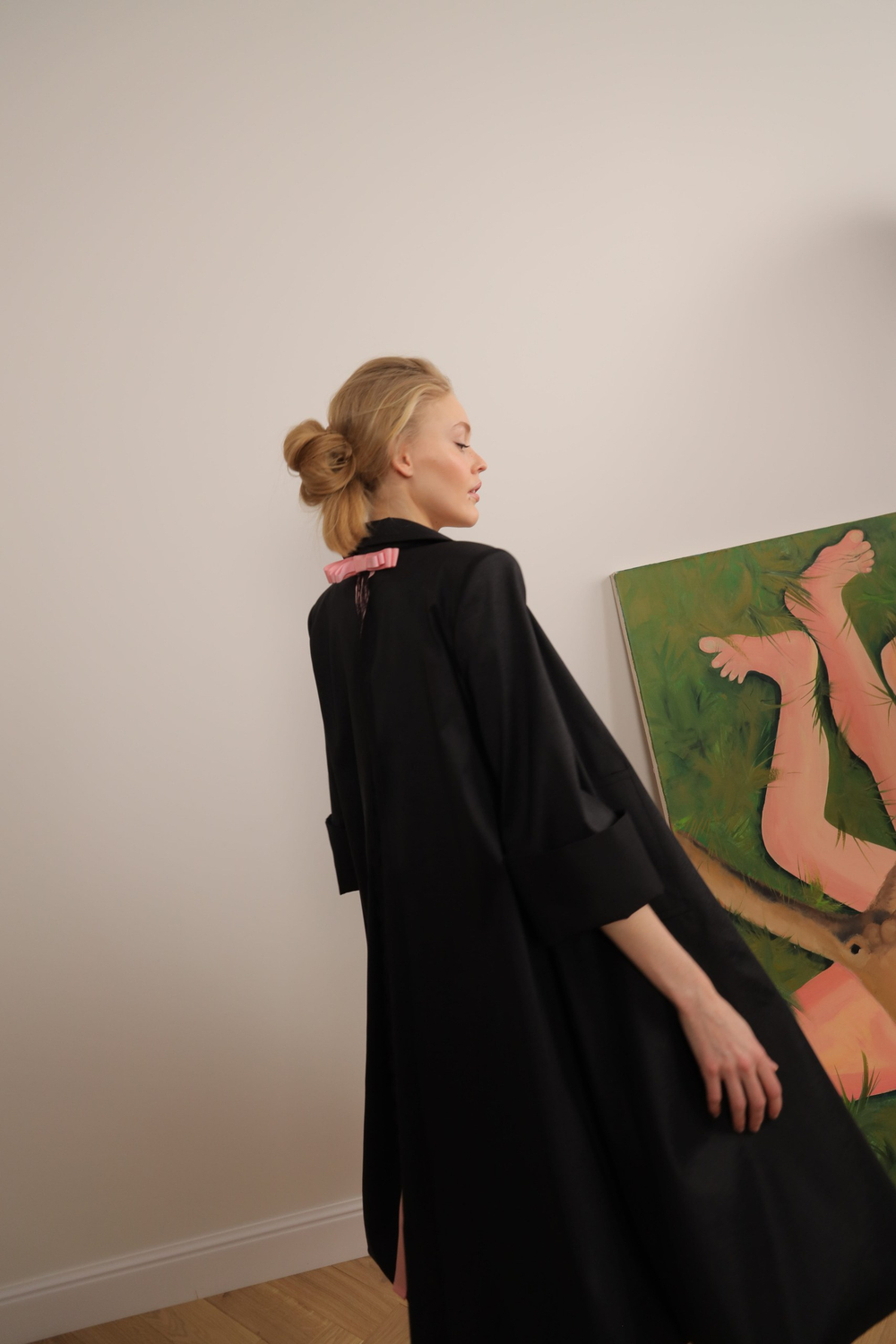 Плащ с бантом