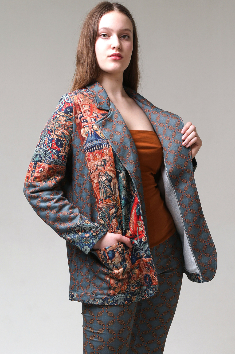 Трикотажный жакет "Сказочный лес", по мотивам фламандского гобелена 16 века, выполненного в технике мильфлёр
