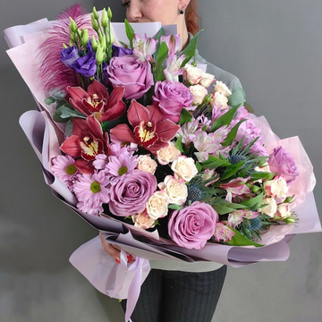 Авторский букет в сиреневой гамме