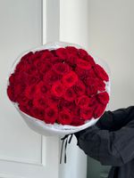 Гранд-букет из красных одноголовых роз 51шт