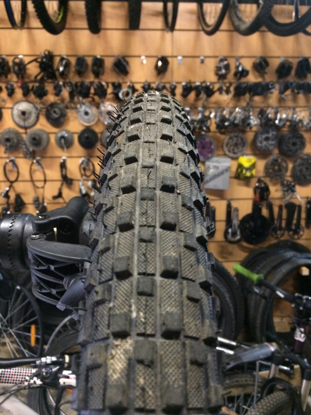 Переднее колесо WTB SX19 27.5 Shimano HB-TX505 100xQR