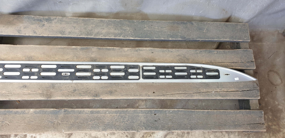 Накладка подножки левой Mercedes GLE (W166) 11-18 Б/У Оригинал A1666980348