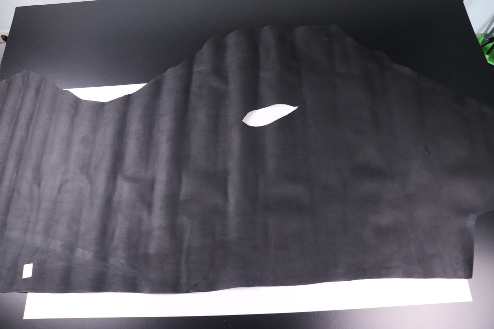 Уценка: 0,9-1,2 Кожа Камелия Черная 154дм²