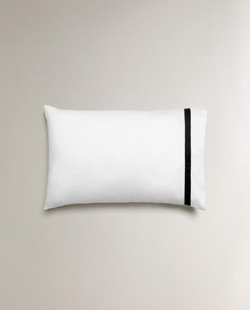 ZARA HOME НАВОЛОЧКА ИЗ САТИНА С КАЙМОЙ, ЧЕРНЫЙ