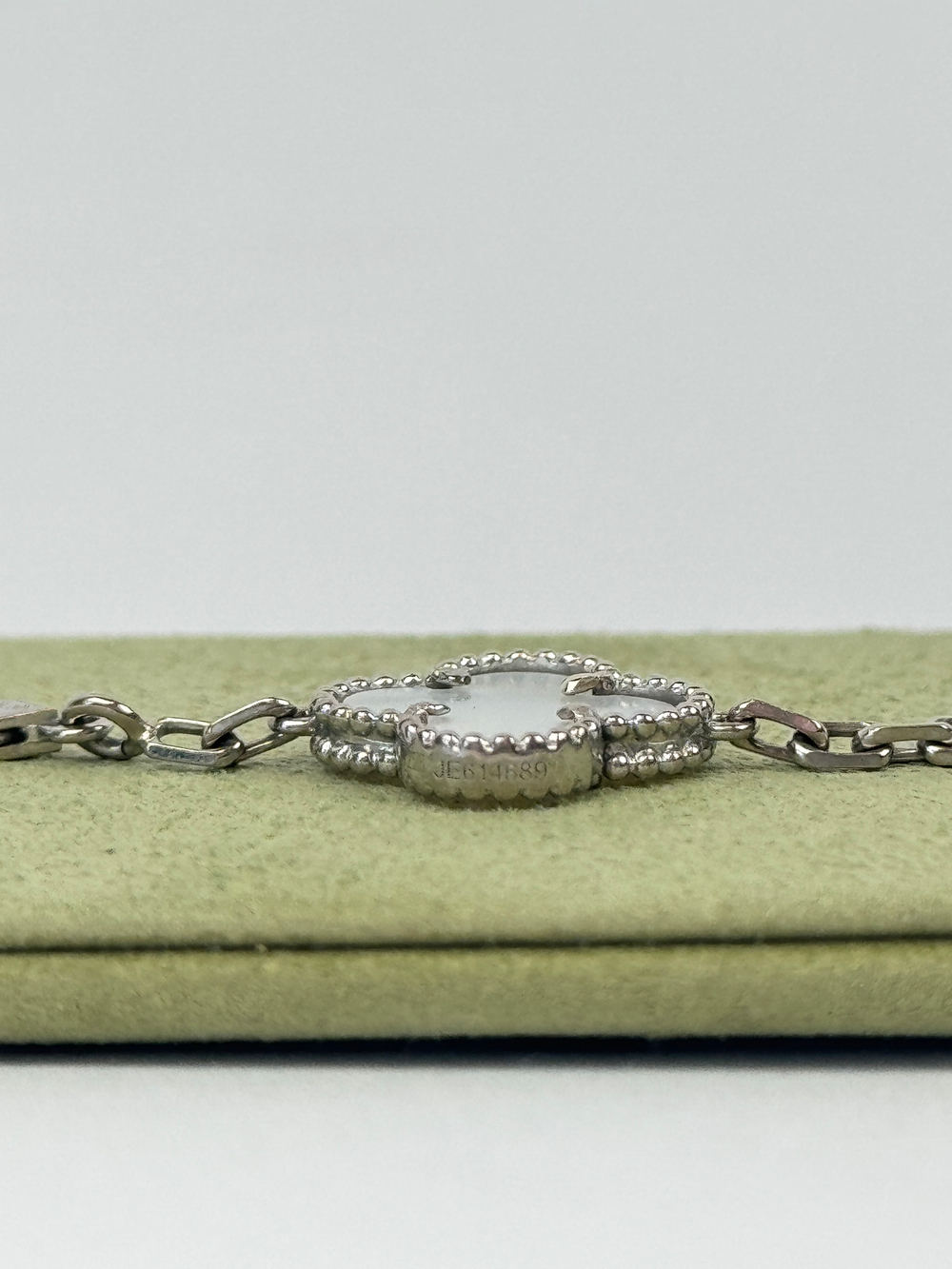 Браслет Van Cleef & Arpels Vintage Alhambra bracelet