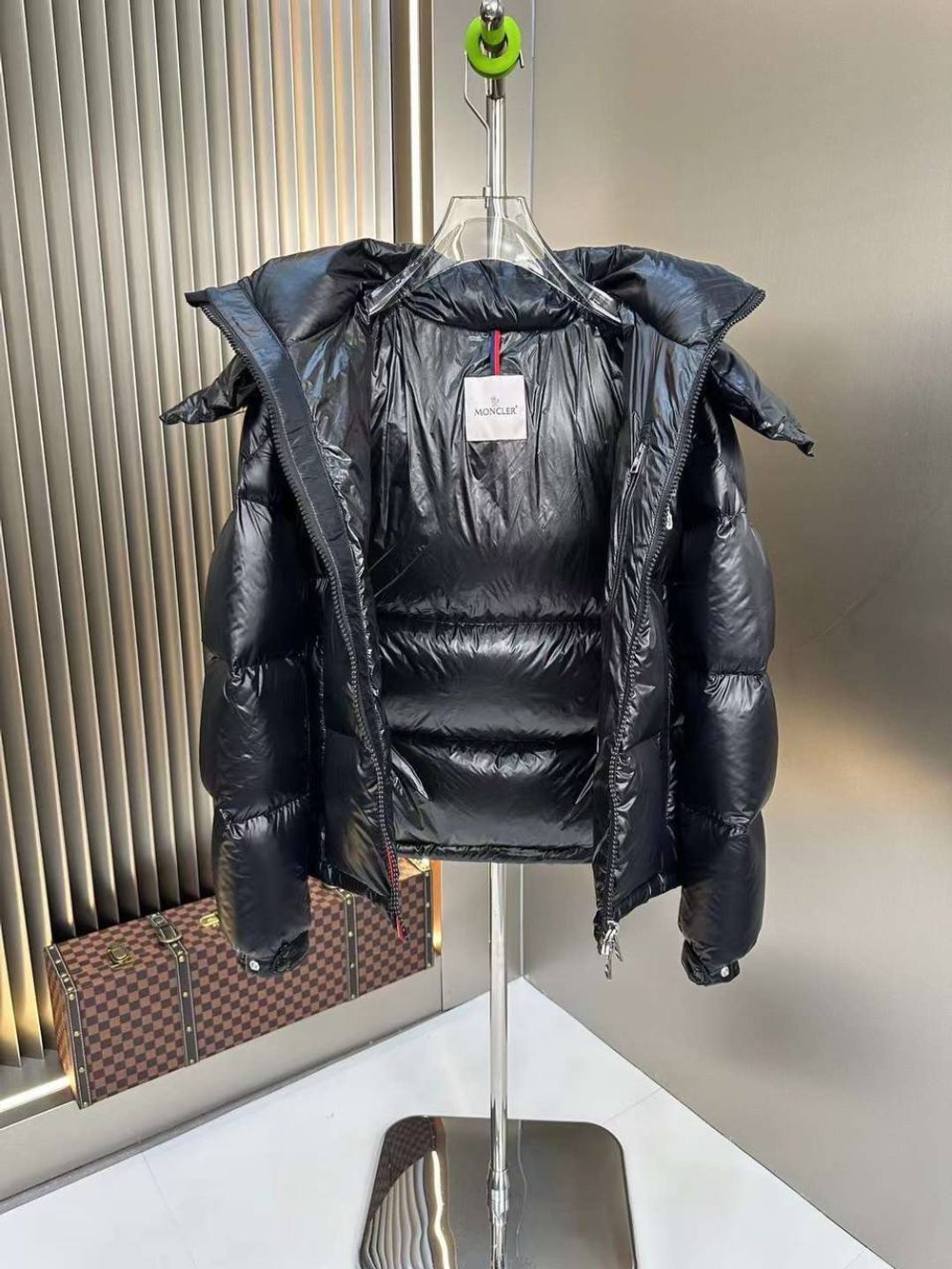 Пуховик Moncler