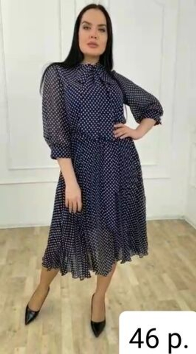 Платье женское легкое воздушное синее тёмно-синее в белый бежевый горох в горошек по гофре плиссе на работу праздничное повседневное отрезная талия осеннее весеннее офисное шифоновое лёгкое размер 46 48 L М M длинный рукав силуэтное