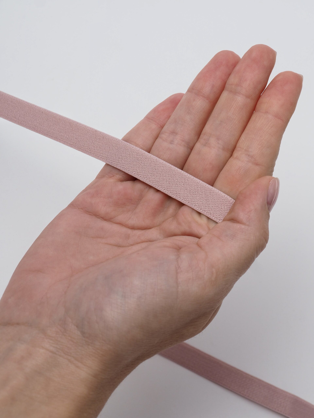 Резинка бретелечная пудровая глянцевая ширина 12 мм
