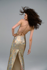 Платье макси драпированное из пайеток с открытой спиной