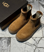UGG