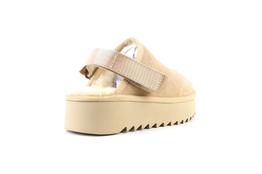 UGG Goldenstar Clog Platform Sand
