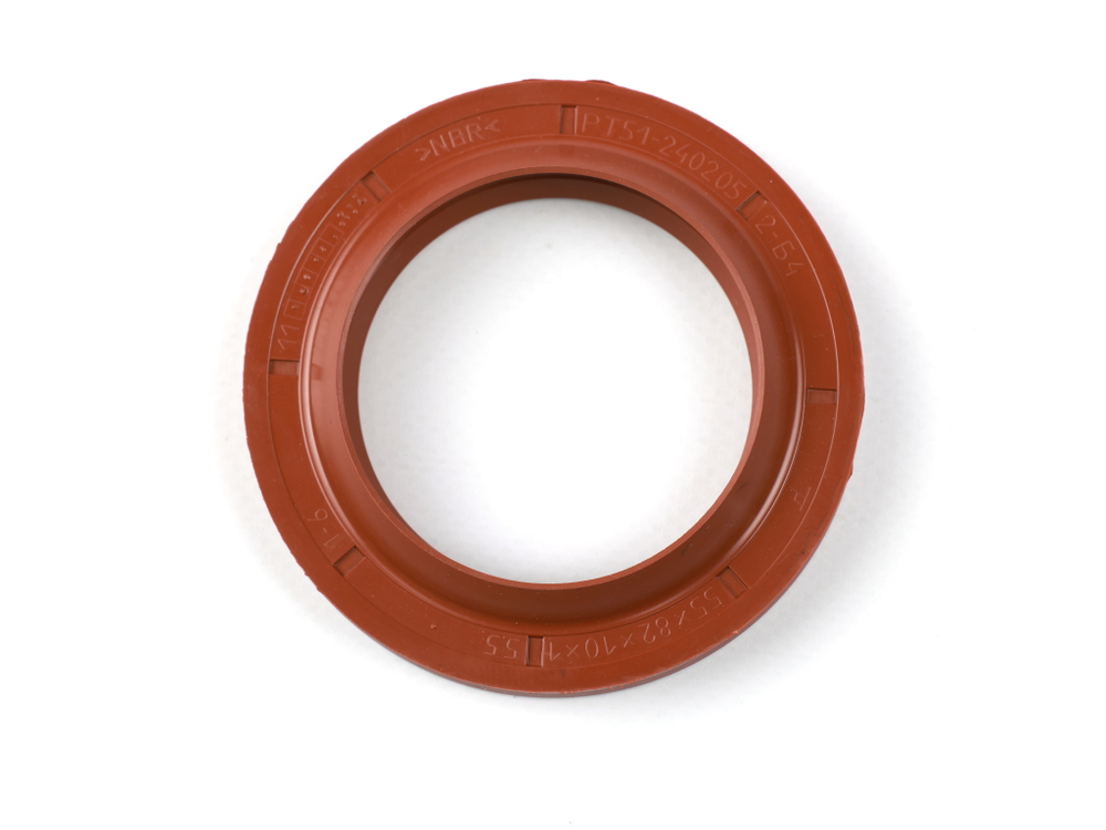 Сальник 55х82х10х15,5 а/м ГАЗ-51, 53, 3307 ПАЗ редуктора заднего моста (красный с пружиной/NBR) Резинотехника г. Балаково ( ОЕ РТ51-2402052-Б4 к.(NBR) )