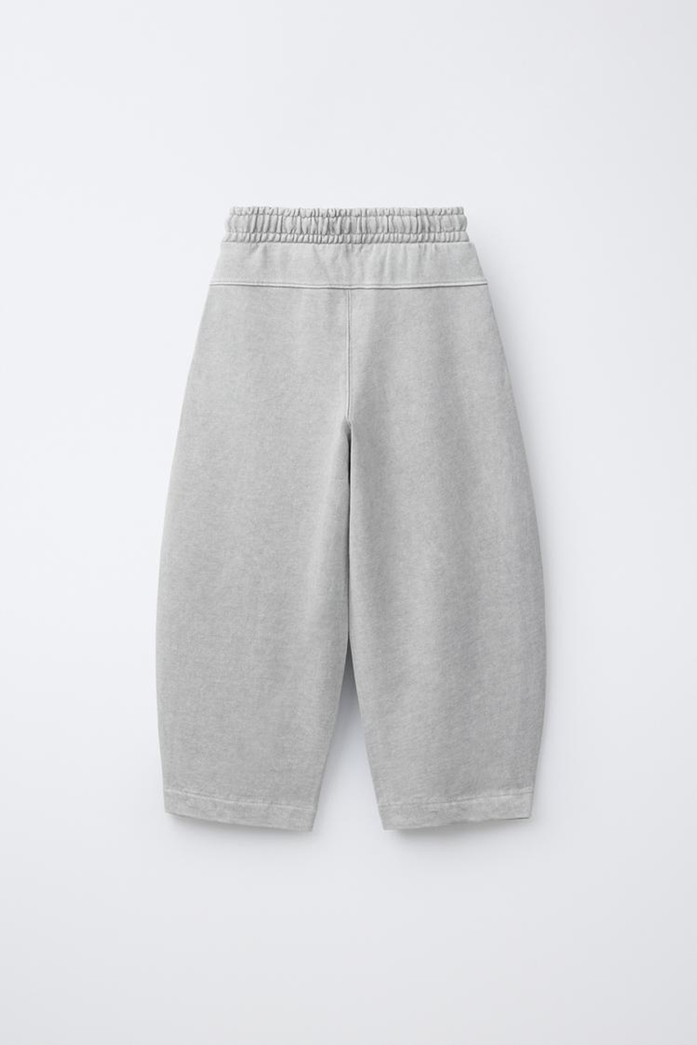 ZARA БРЮКИ BARREL ИЗ МЯГКОЙ ТКАНИ С НАДПИСЬЮ, СВЕТЛО-СЕРЫЙ