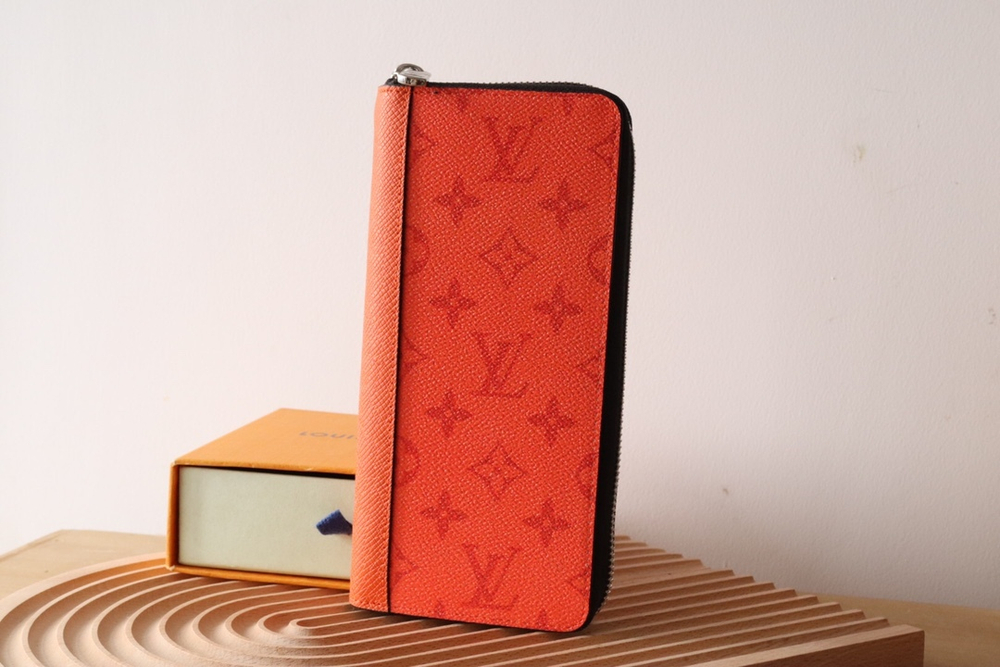 Louis Vuitton Zippy Vertical Wallet