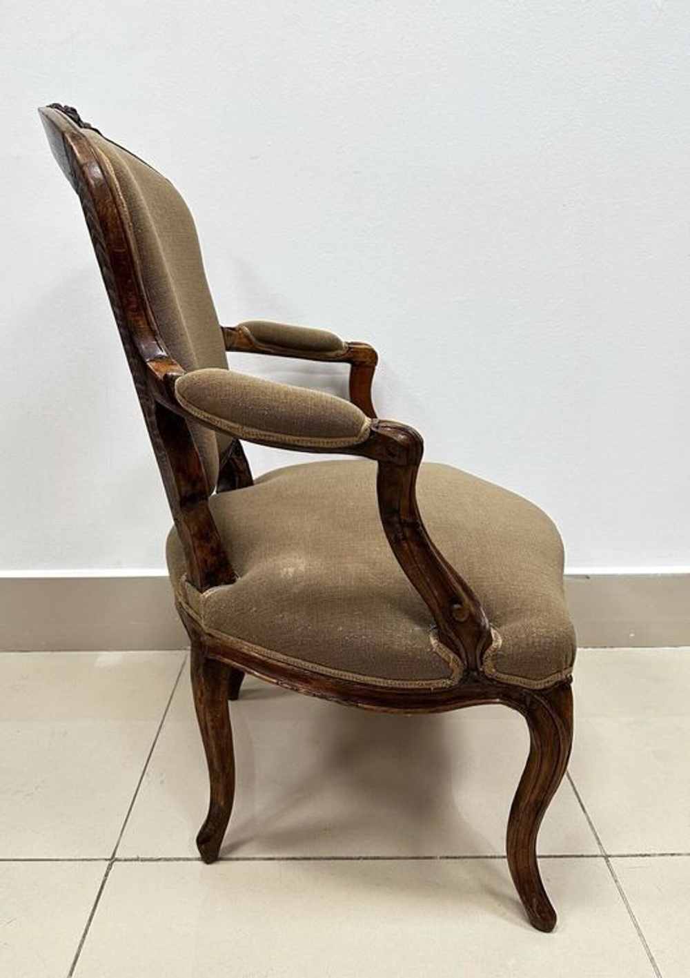 Кресло в стиле Людовика XV