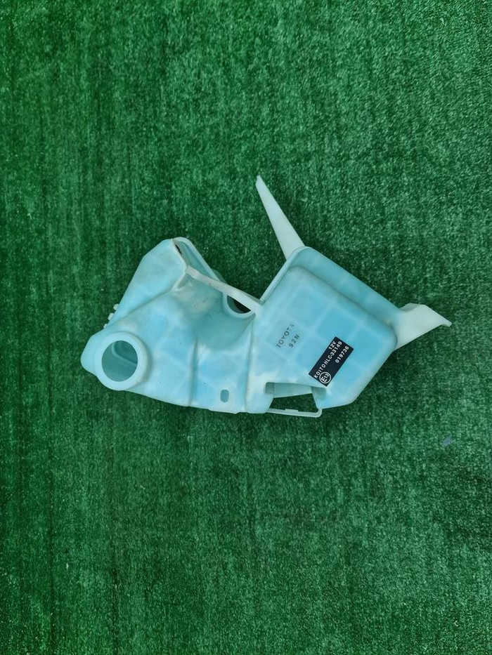 Бачок омывателя Toyota Camry xv70 (2017-н.в.)