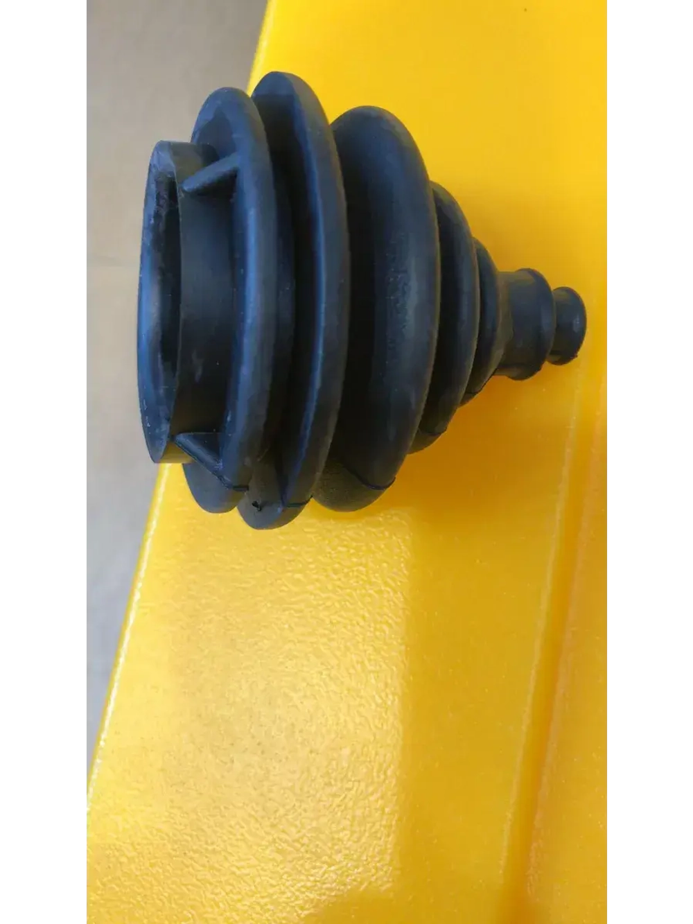 Пыльник для тросов (шланга), Ø выреза 50 мм, черный