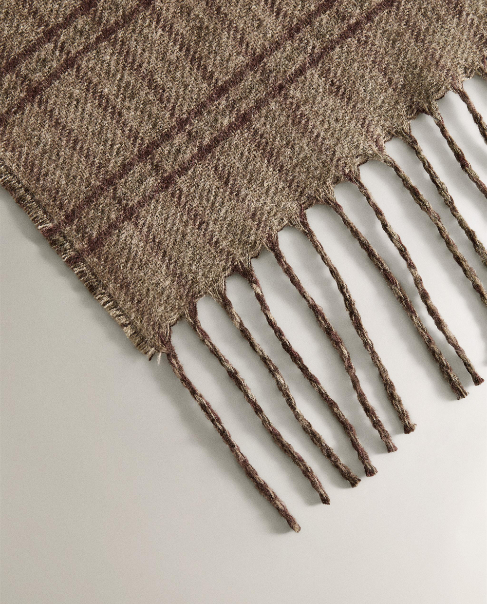 Zara Home плед из полиэстера, хаки, в полоску, 140x190 см
