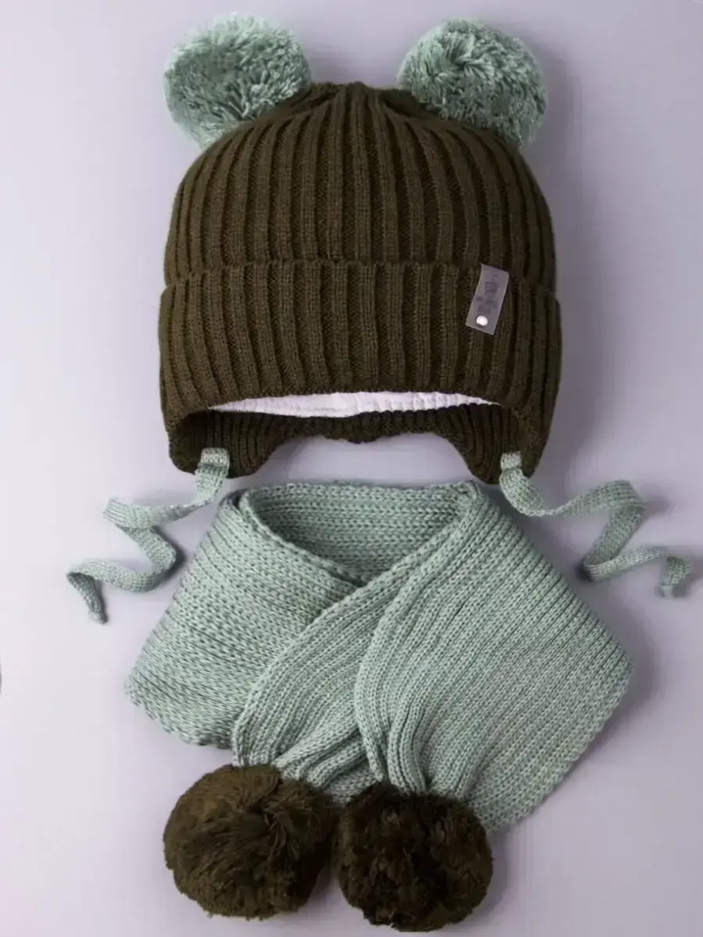 Шапка детская осенняя и шарф с ушками