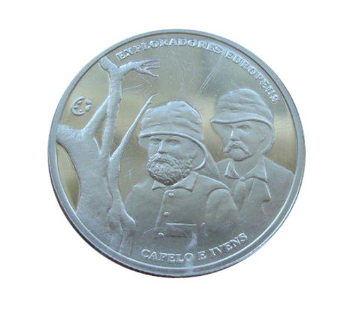 Португалия 2,5 евро 2011 Исследователи путешественники Эрменеджильду Капеллу и Роберто Ивенс СЕРЕБРО