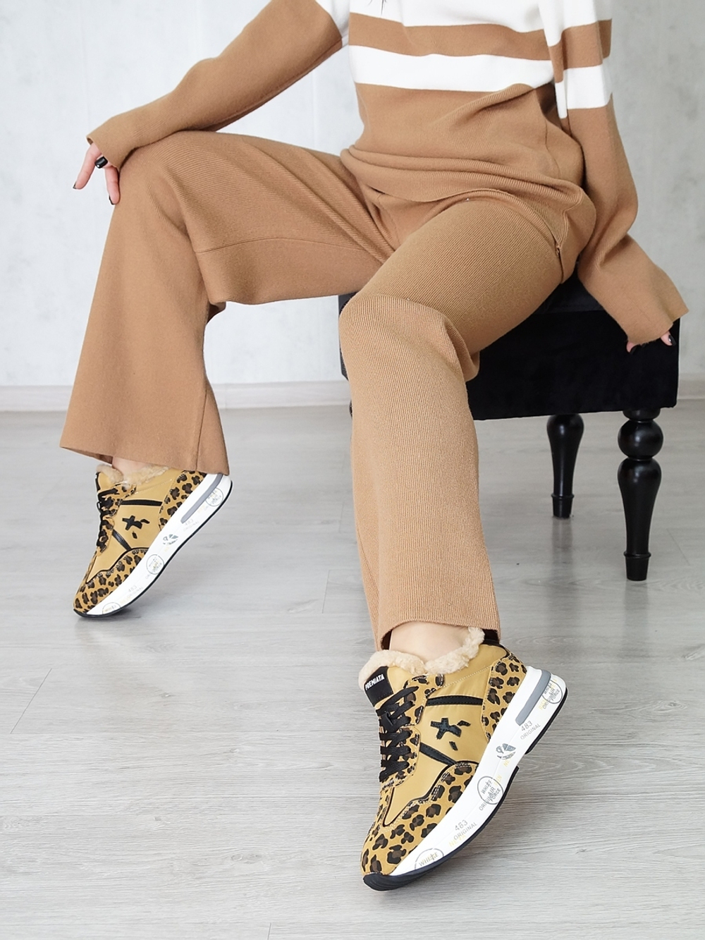 Кроссовки женские зимние