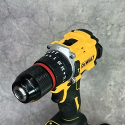 Шуруповерт и УШМ(болгарка) DeWALT / Набор аккумуляторного инструмента Dewalt / Набор электроинструмента шуруповерт и болгарка 2АКБ