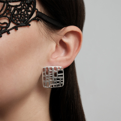 "Портинда" серьги в серебряном покрытии из коллекции "Витраж" от Jenavi  с английским замком