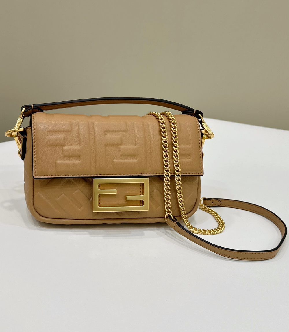 Fendi Baguette 19 cm