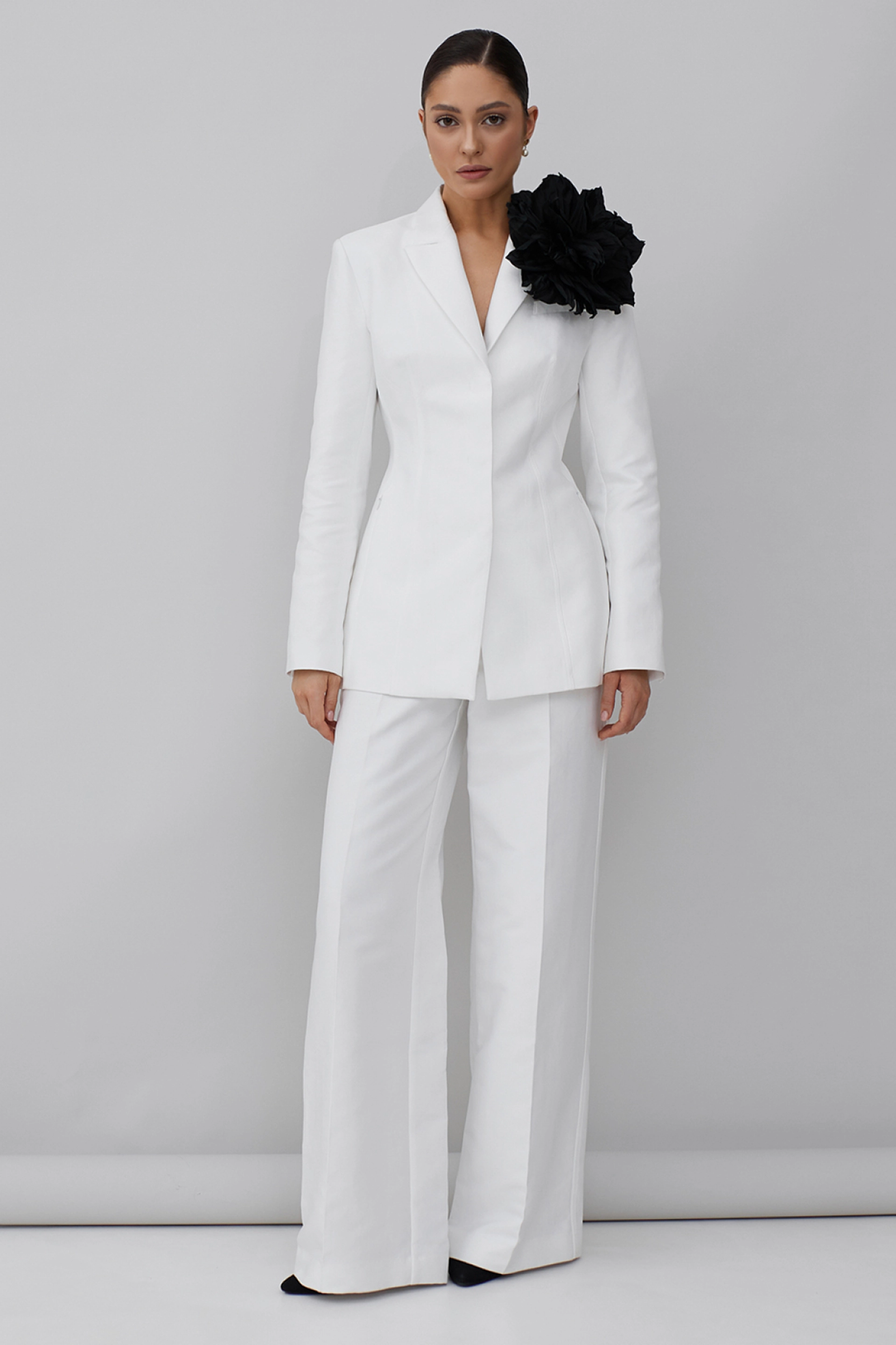 Брошь Pion, черный