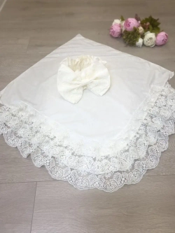 Кружевной уголок и бант на выписку