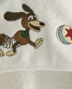 ZARA HOME ДЕТСКОЕ МЯГКОЕ ПОЛОТЕНЦЕ С КАПЮШОНОМ TOY STORY ©DISNEY, ЖЕЛТОВАТО-БЕЛЫЙ