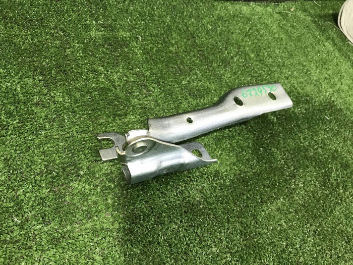 Петля капота правая VW Polo Sedan (2010-2020)