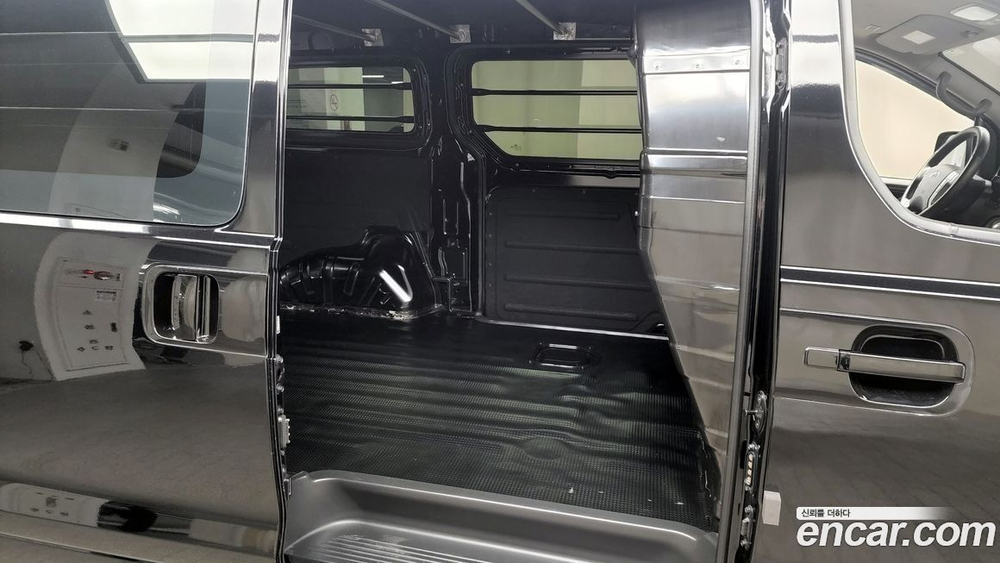 Hyundai The New Grand Starex Van 3-х местный (06.2020)