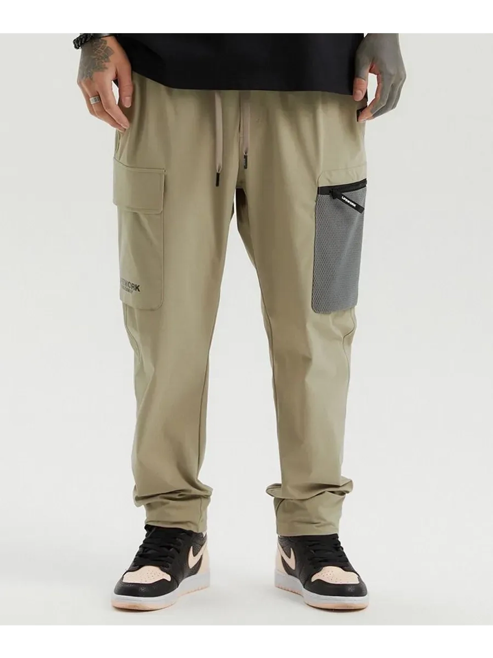 Брюки-карго с сетчатым карманом